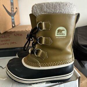 Sorel Olive and Black Waterproof Boots